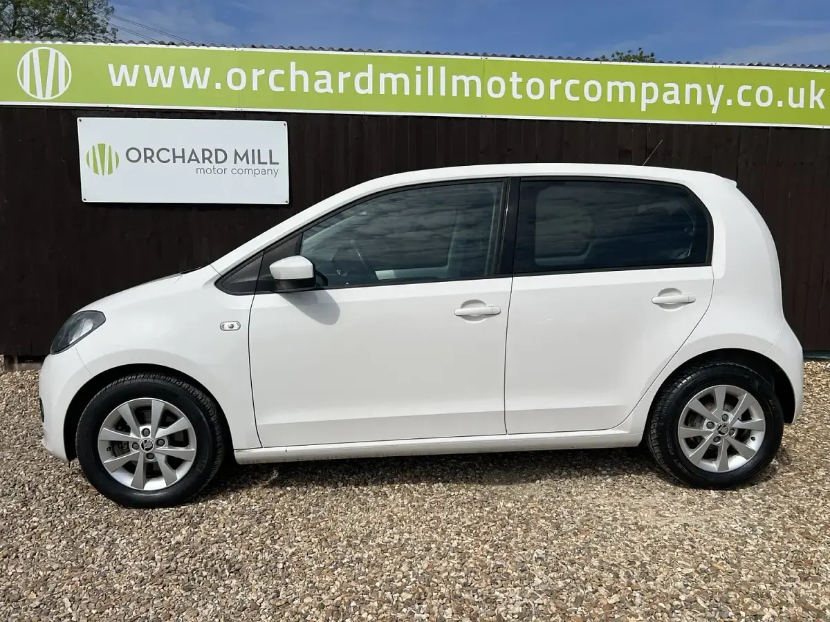 Used Skoda Citigo Elegance 75 HP (55 kW) 2014 White Hatchback
