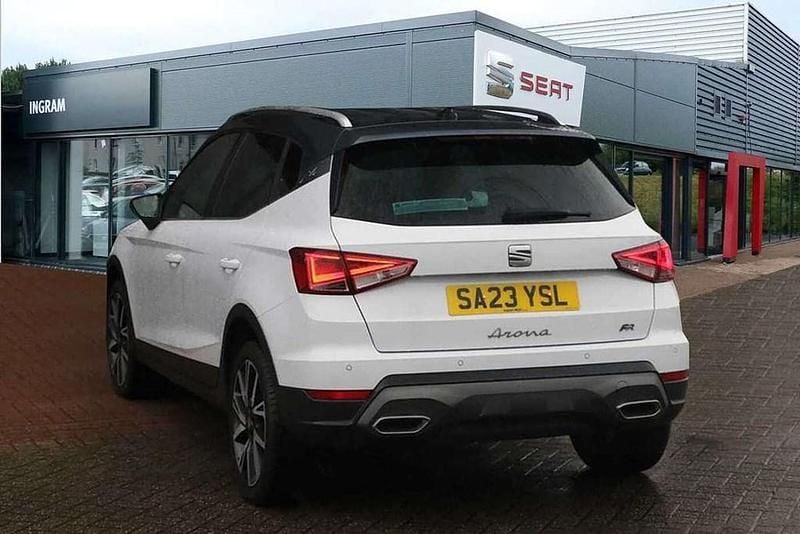 Used Seat Arona FR 108 HP (79 kW) 2023 White SUV