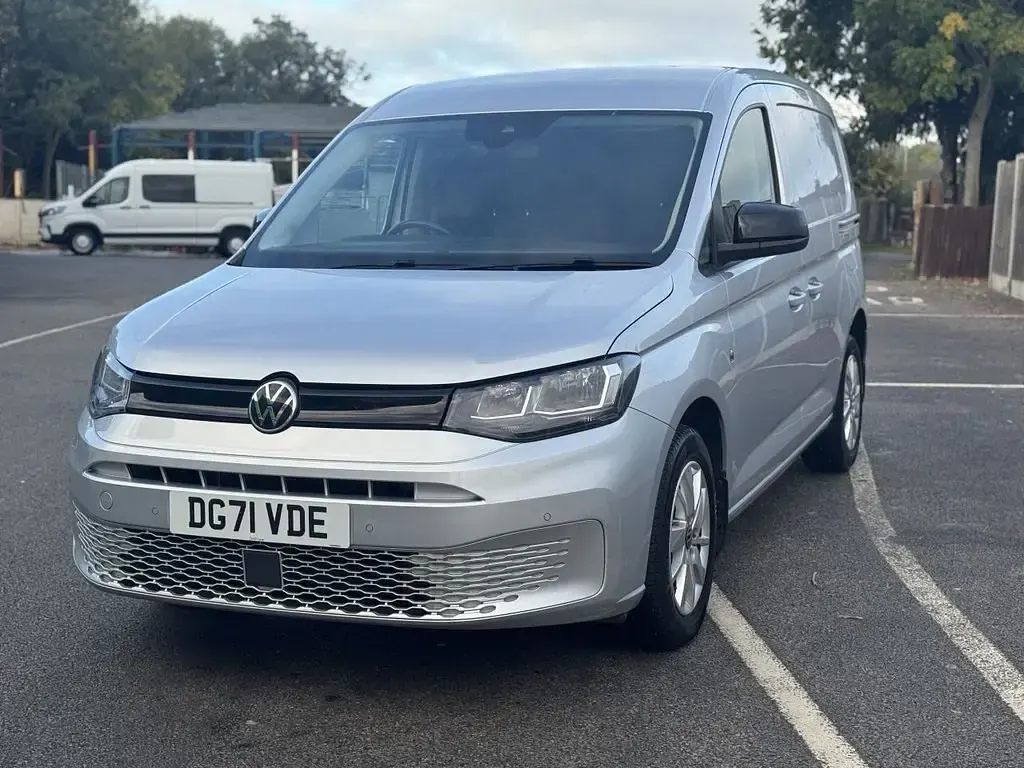 Begagnad VW Caddy Pro 2022 Silver Minibuss