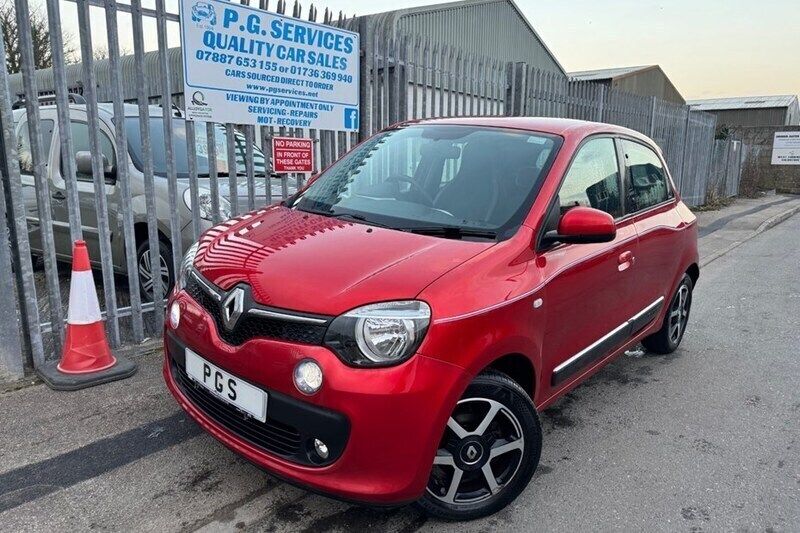 Red Used 2017 Renault Twingo Dynamique Hatchback | £5,999 (A bit pricey) - Image 1/1