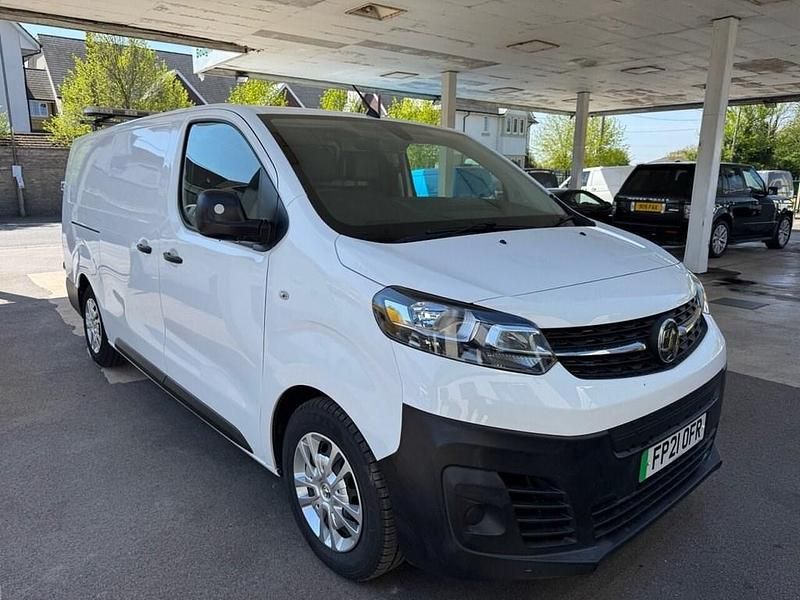 Used Vauxhall Vivaro 100 kW (136 HP) 2021 White MPV