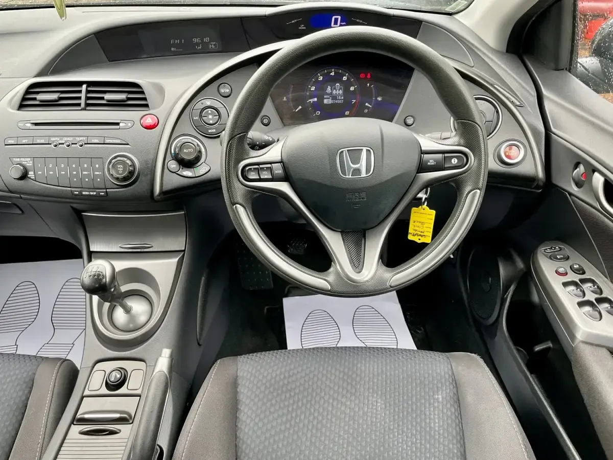 Used Honda Civic SE 98 HP (72 kW) 2009 Black Hatchback