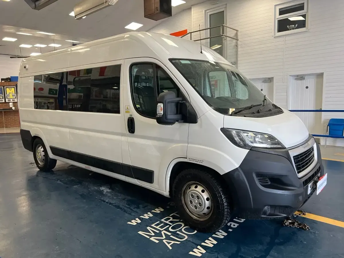 Used Peugeot Boxer 130 HP (95 kW) 2019 White Van
