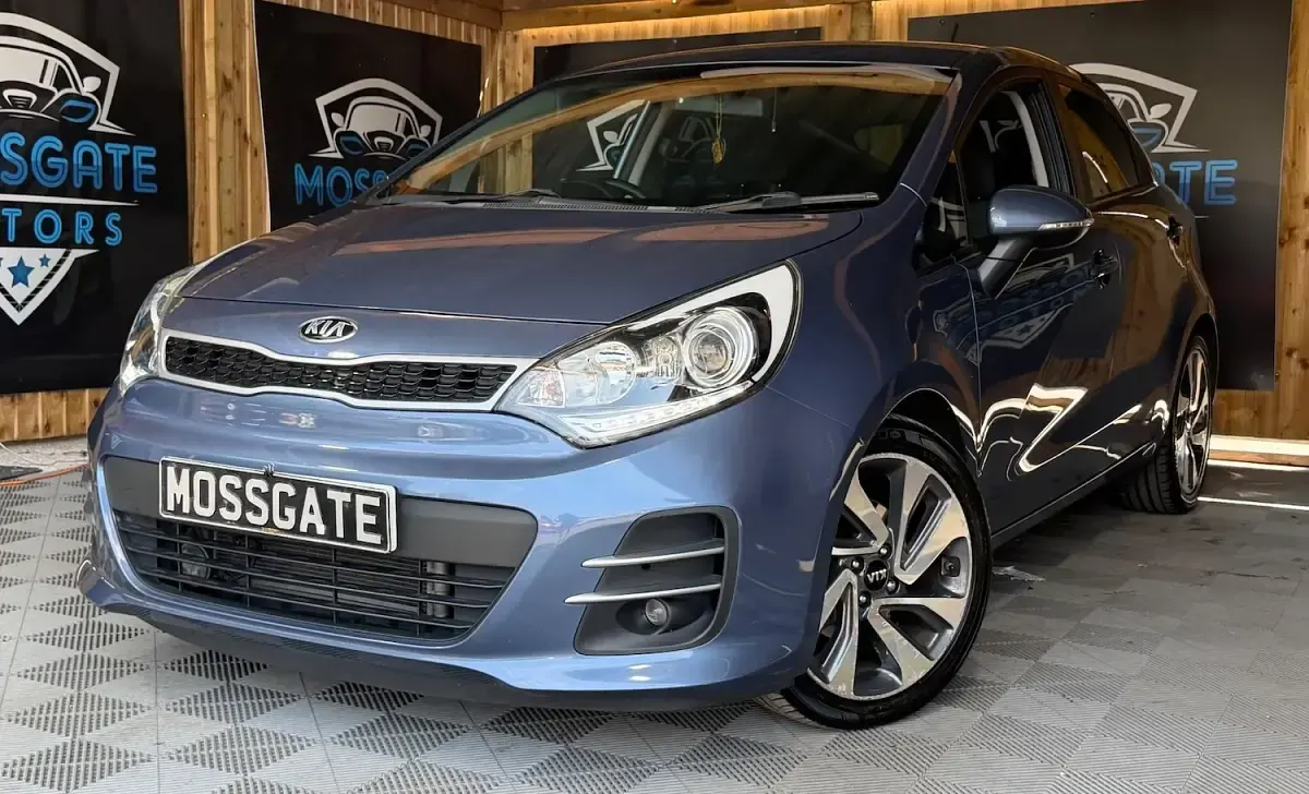 Used Kia Rio 90 HP (66 kW) 2015 Blue Hatchback