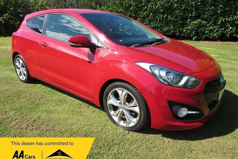 Red Used 2013 Hyundai i30 Sport Hatchback | £4,999 (Fair price) - Image 1/1