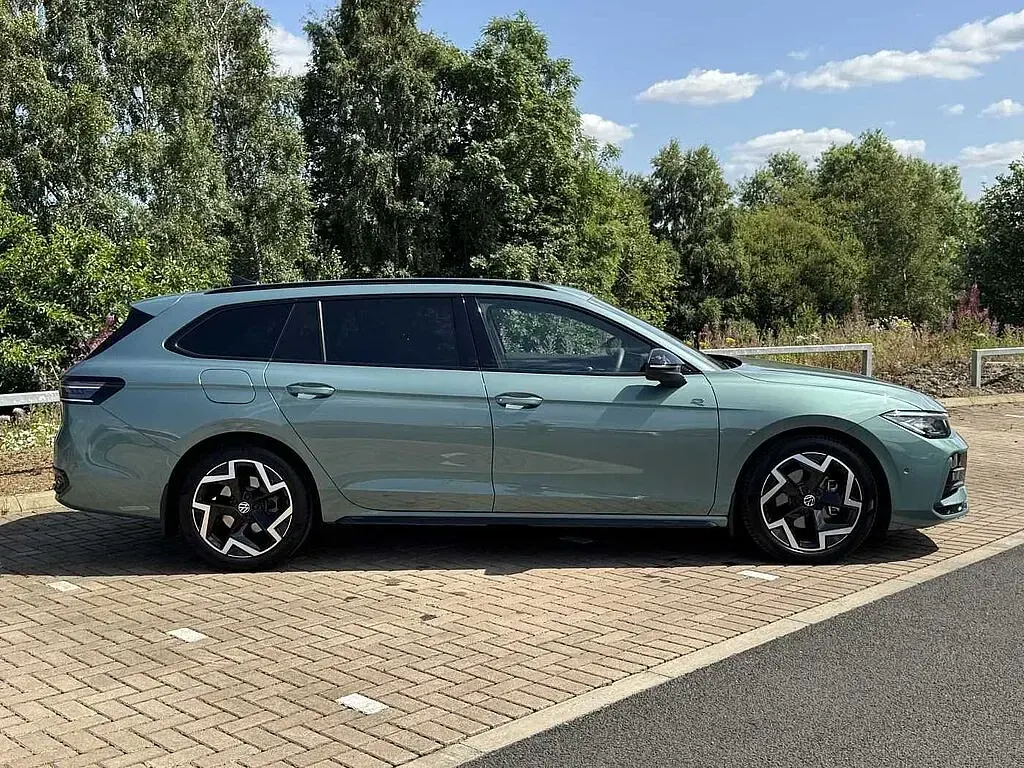 Used VW Passat 150 HP (110 kW) 2026 Estate
