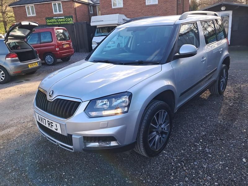 Used Skoda Yeti SE Drive 110 HP (80 kW) 2017 Silver SUV