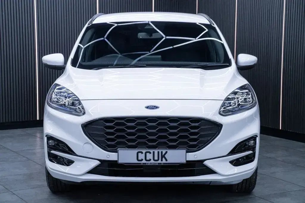 Used Ford Kuga ST-Line 225 HP (165 kW) 2023 White SUV