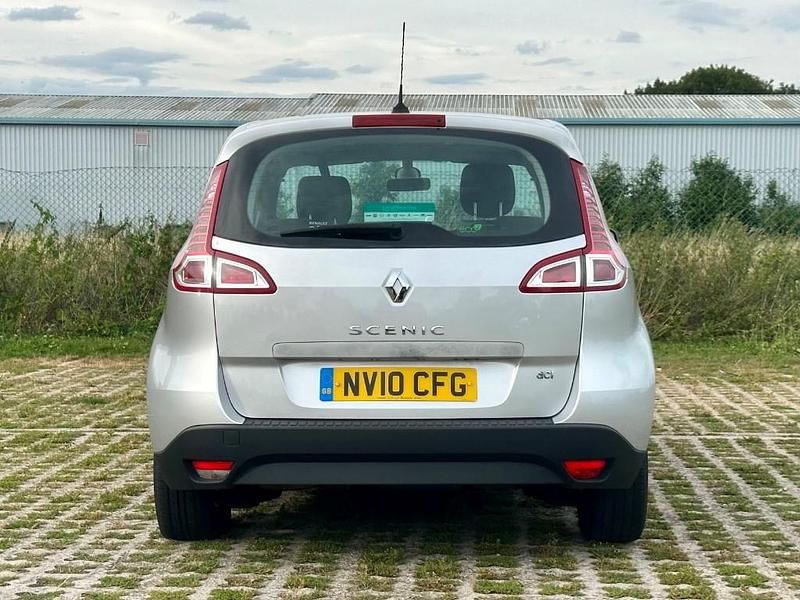 Used Renault Scénic III Dynamique 105 HP (77 kW) 2010 Silver MPV