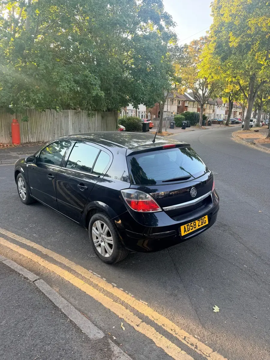 Used Vauxhall Astra Design Edition 138 HP (101 kW) 2008 Black Hatchback