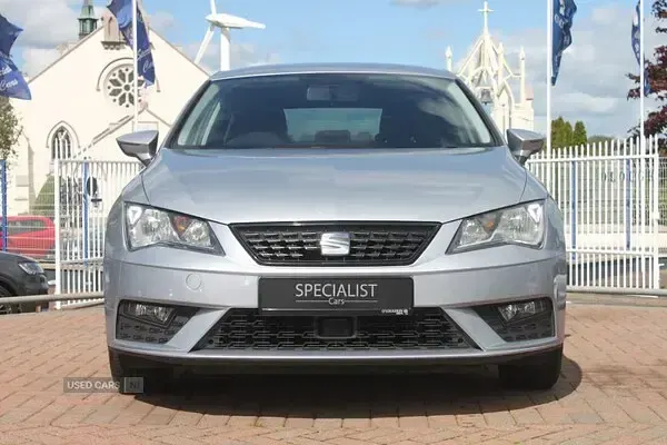 Used Seat Leon SE Technology 110 HP (80 kW) 2018 Silver Hatchback