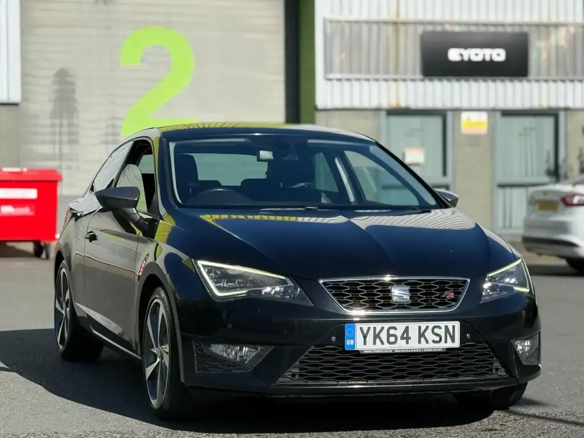 Käytetty Seat Leon FR 2014 Musta Viistoperä
