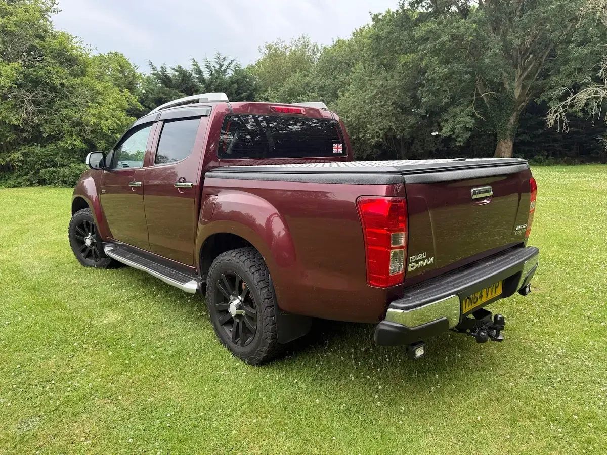 Used Isuzu D-Max 2014 Red Pickup