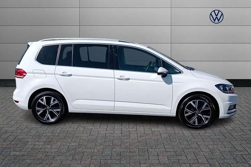 Usado VW Touran SEL 150 HP (110 kW) 2023 Branco Monovolume