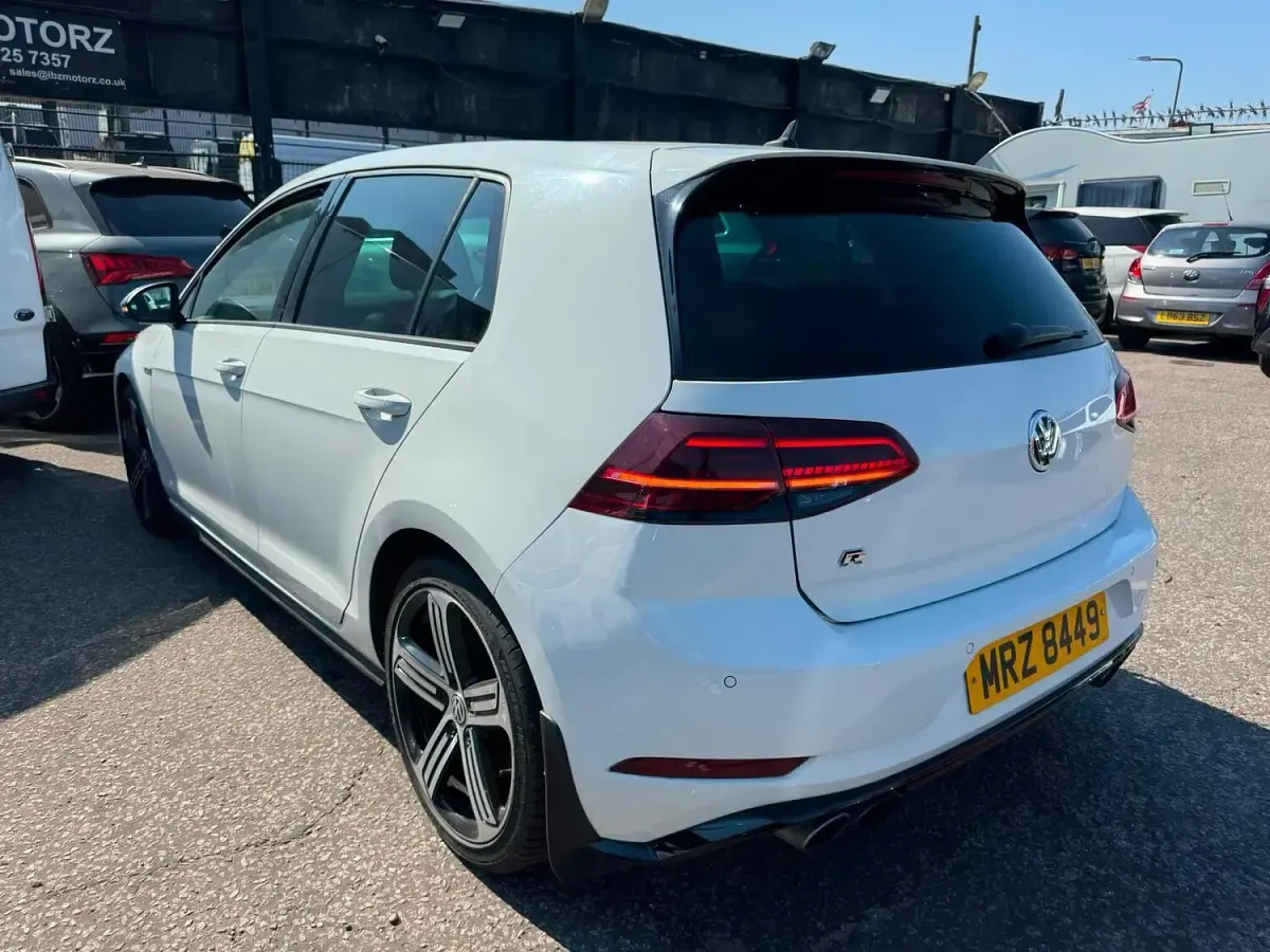 Used VW Golf VII R 2017 White Hatchback