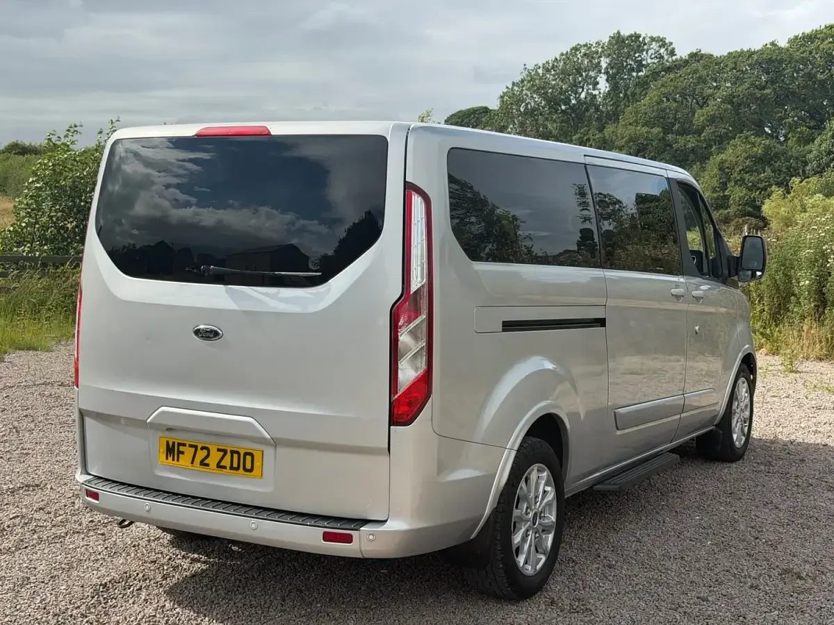 Used Ford Tourneo Custom Titanium 130 HP (95 kW) 2022 Silver Van