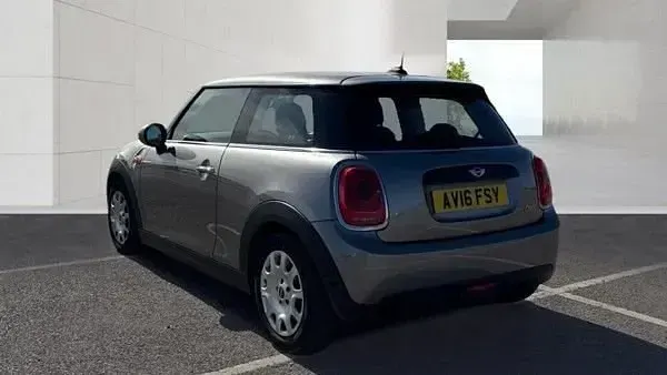 Begagnad Mini ONE Hatch 102 HK (75 kW) 2016 Silver Halvkombi