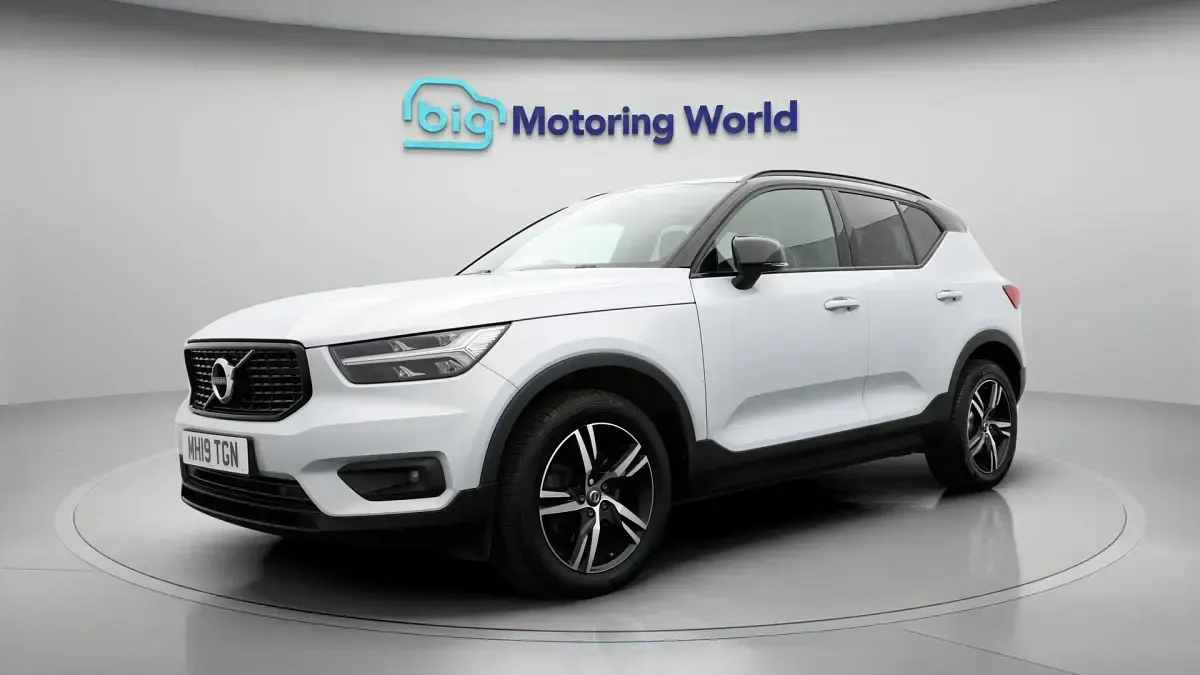 Used Volvo XC40 R-Design 188 HP (138 kW) 2019 SUV