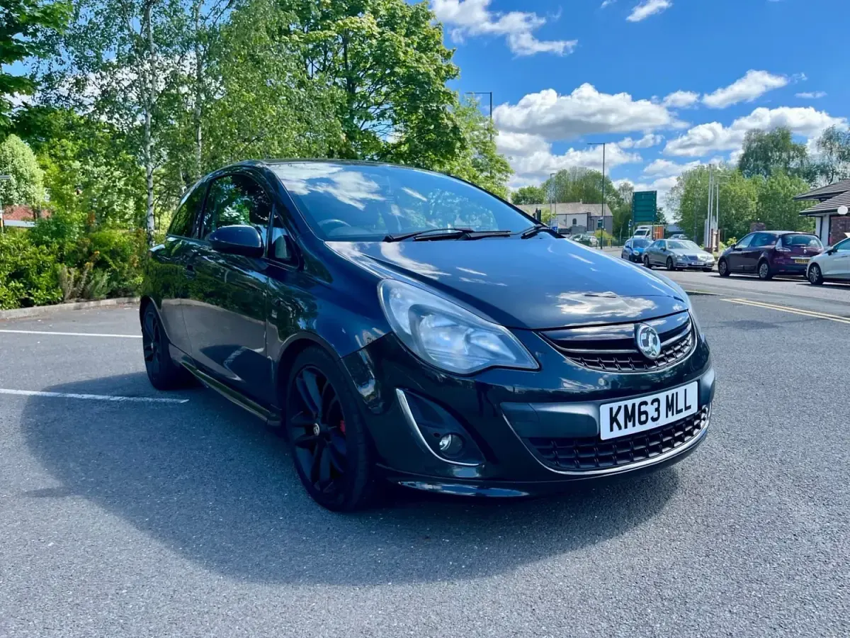 Używany Vauxhall Corsa Edition 2013 Czarny Hatchback