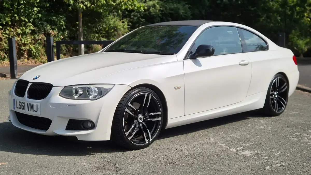 Used BMW 320 Sport Line 2011 White Coupe