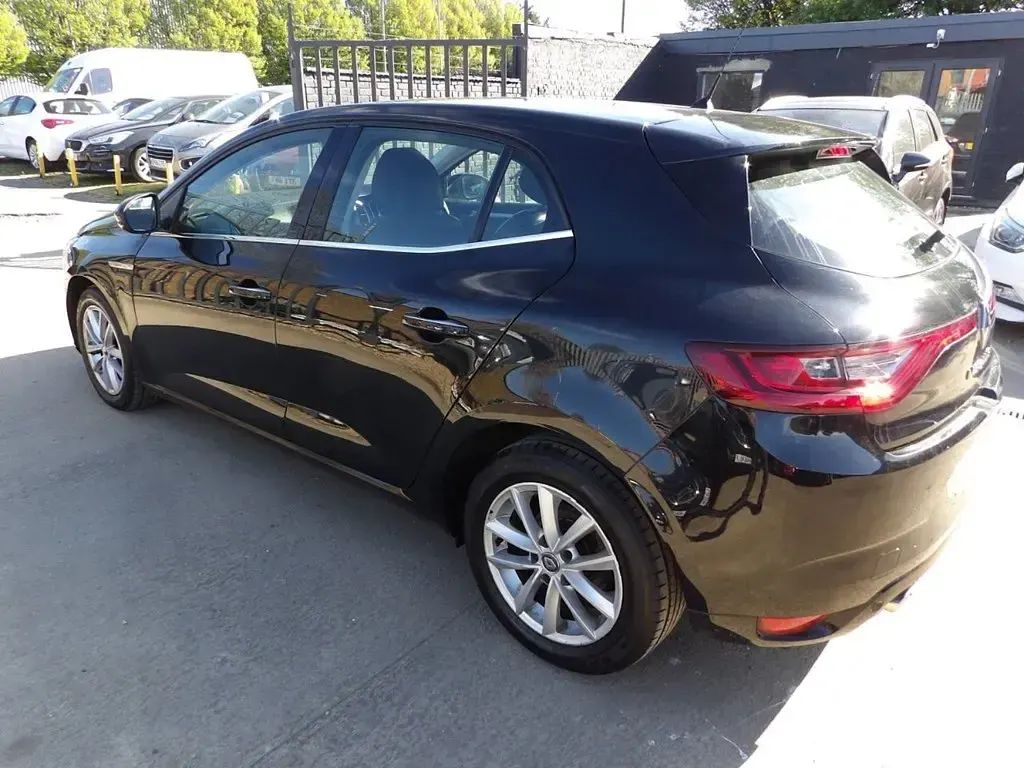 Used Renault Mégane III Dynamique 110 HP (80 kW) 2016 Black Hatchback