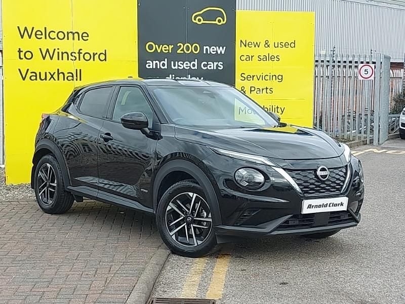 Black Used 2024 Nissan Juke N-Connecta SUV | £18,498 (Fair price) - Image 1/4