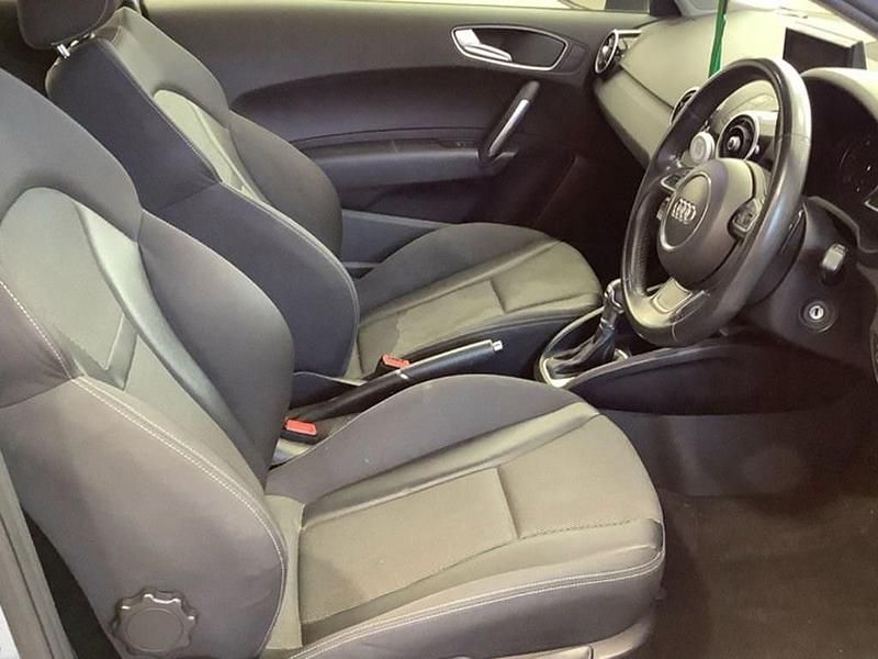Usado Audi A1 Sport 116 HP (85 kW) 2018 Cinzento Citadino