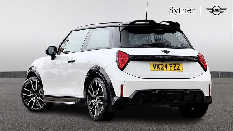 Used Mini Cooper Hatch 154 HP (113 kW) 2024 White Hatchback