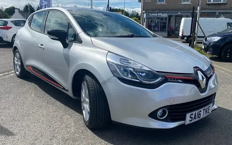 Used Renault Clio Dynamique 73 HP (53 kW) 2016 Hatchback