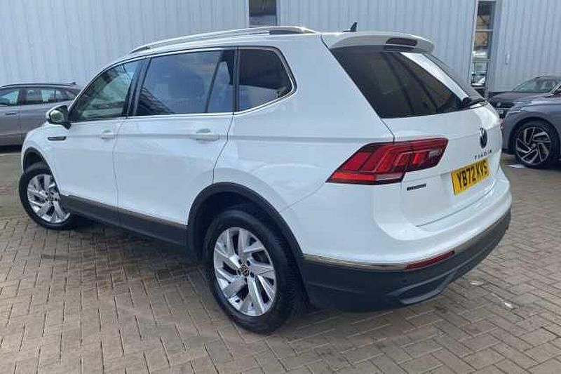 Used VW Tiguan Allspace Life 150 HP (110 kW) 2022 White SUV