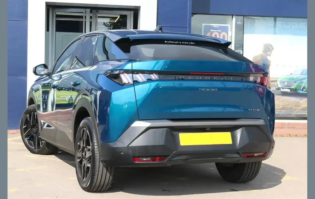 Second-hand Peugeot 3008 Allure 134 CP (98 kW) 2025 Albastru SUV