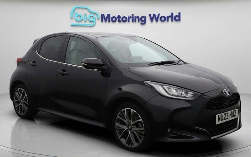 Black Used 2023 Toyota Yaris Hybrid Hatchback | £18,000 (Fair price) - Image 1/4