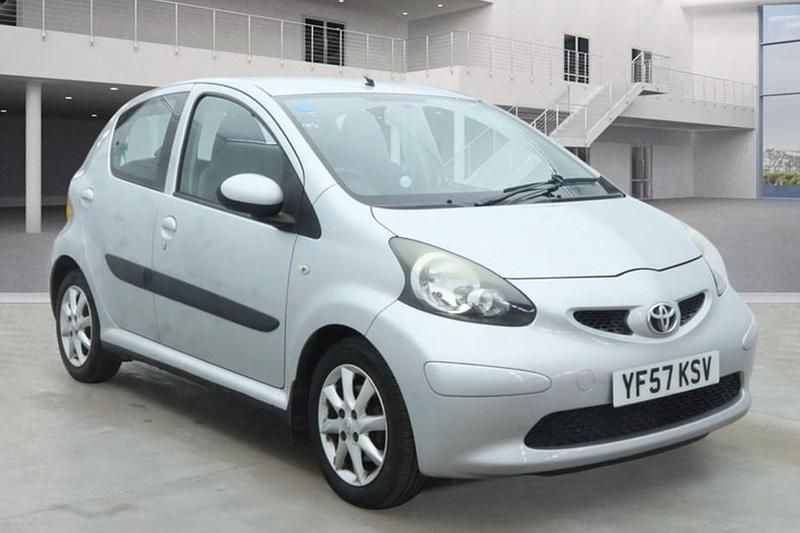 Used Toyota Aygo Platinum 67 HP (49 kW) 2008 Silver Hatchback