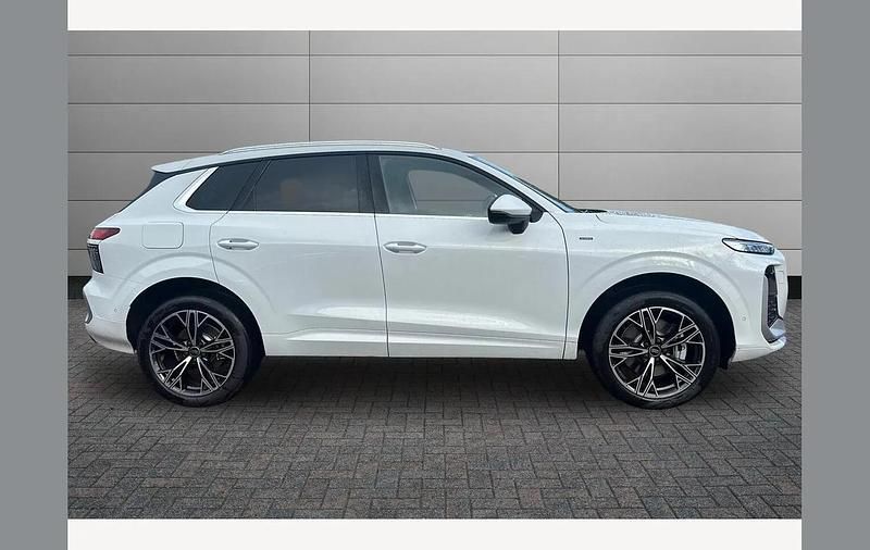 Used Audi Q3 S-Line 272 HP (200 kW) 2025 Glacier white SUV