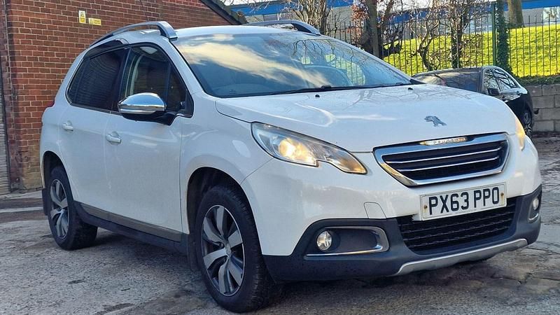 White Used 2013 Peugeot 2008 Allure SUV | £2,570 (Fair price) - Image 1/4