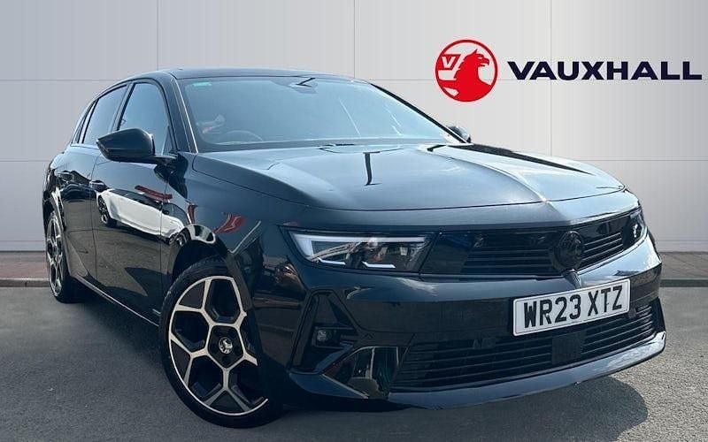 Used 2025 Vauxhall Astra Ultimate Hatchback | £17,590 (Super price) - Image 1/4