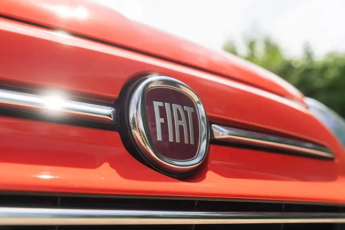 Used Fiat 500 Lounge 69 HP (50 kW) 2018 Pink Hatchback