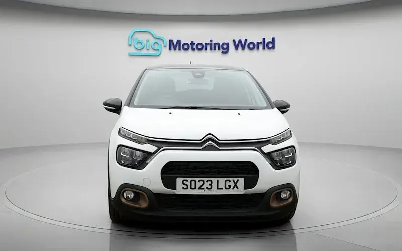 Used Citroën C3 PureTech 83 HP (61 kW) 2023 White Hatchback