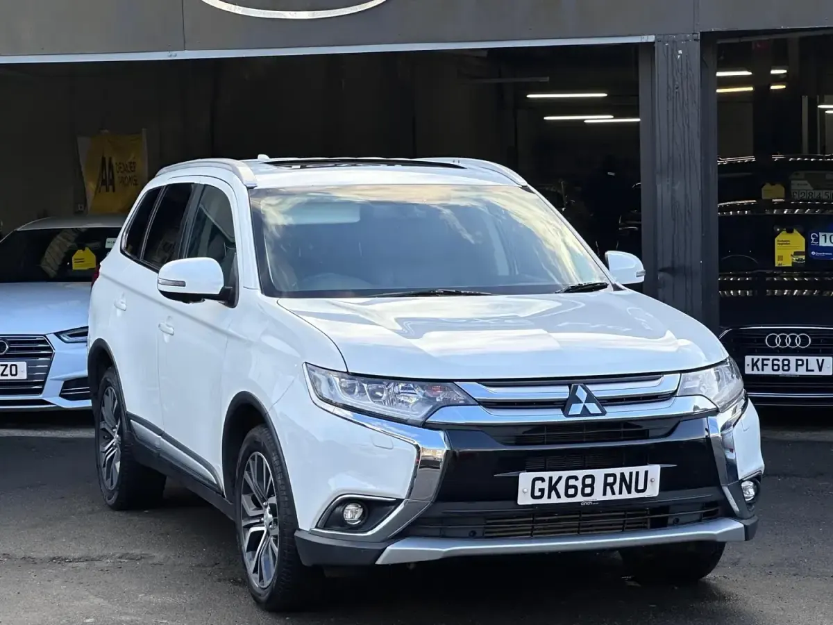 Używany Mitsubishi Outlander 150 KM (110 kW) 2018 Biały SUV