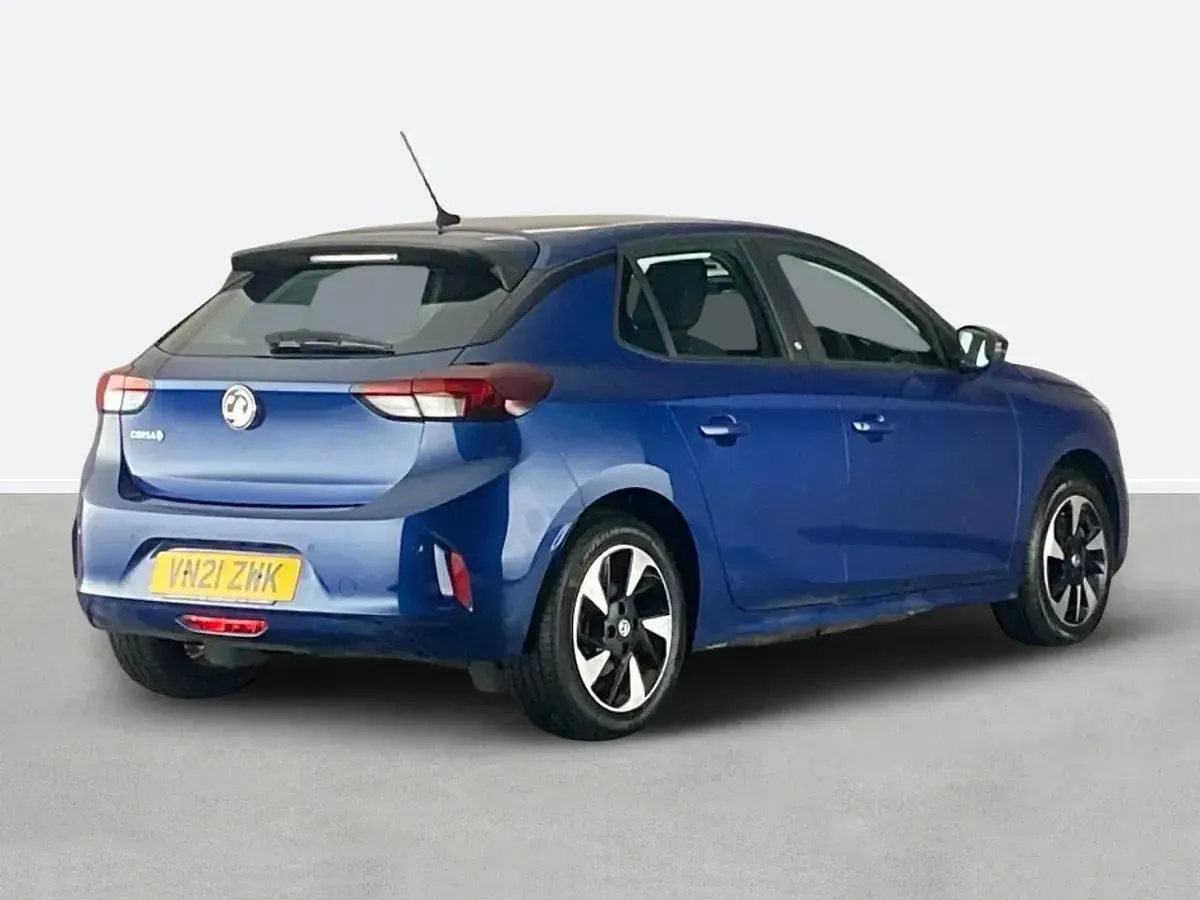 Second-hand Vauxhall Corsa-e 100 kW (136 CP) 2021 Albastru Hatchback