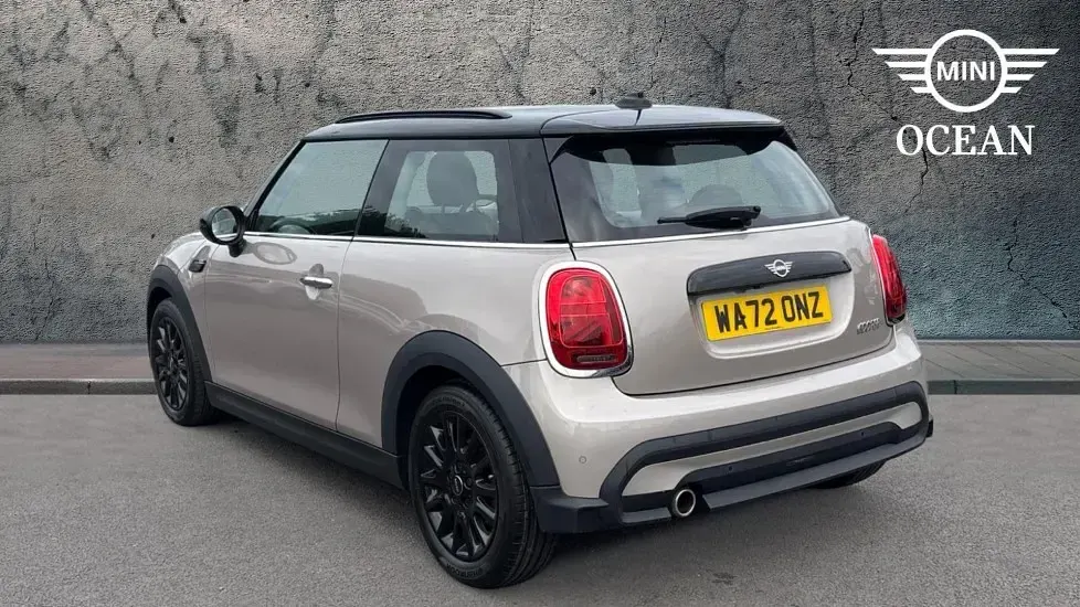 Used Mini Cooper Classic 134 HP (98 kW) 2022 Grey Hatchback