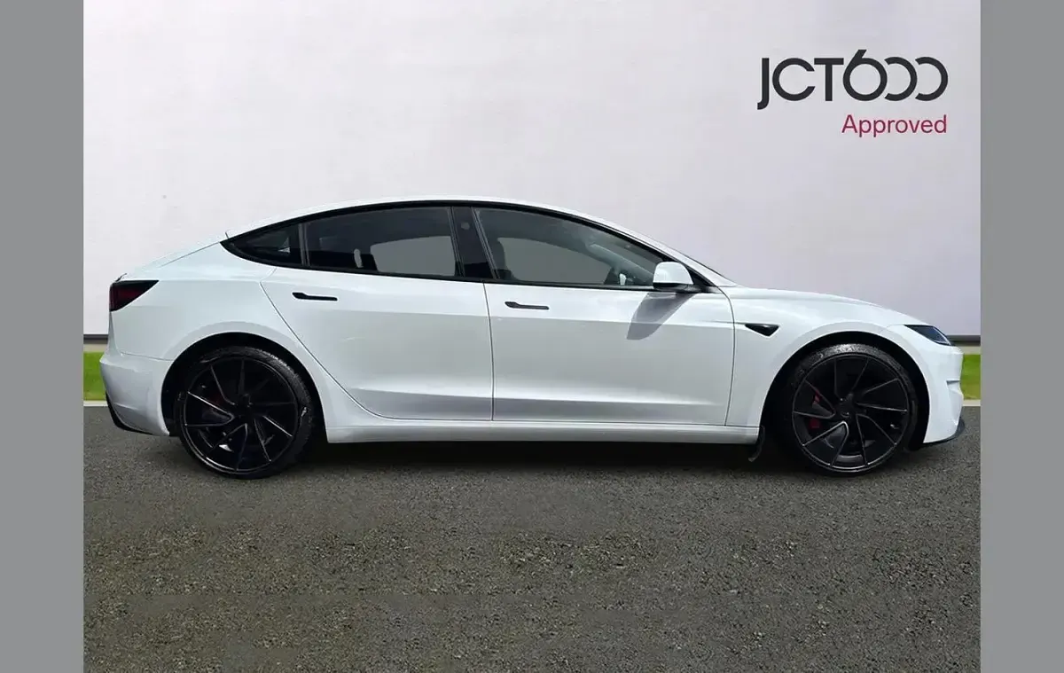 Used Tesla Model 3 Performance 461 kW (627 HP) 2024 White Sedan