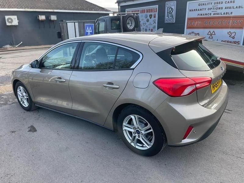 Used Ford Focus Zetec 2019 Silver Hatchback
