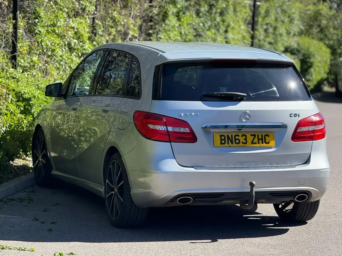 Used Mercedes B200 134 HP (98 kW) 2013 Silver Hatchback