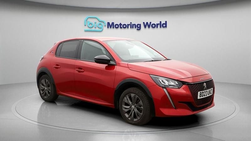Used Peugeot e-208 Allure+ 100 kW (136 HP) 2023 Red Hatchback