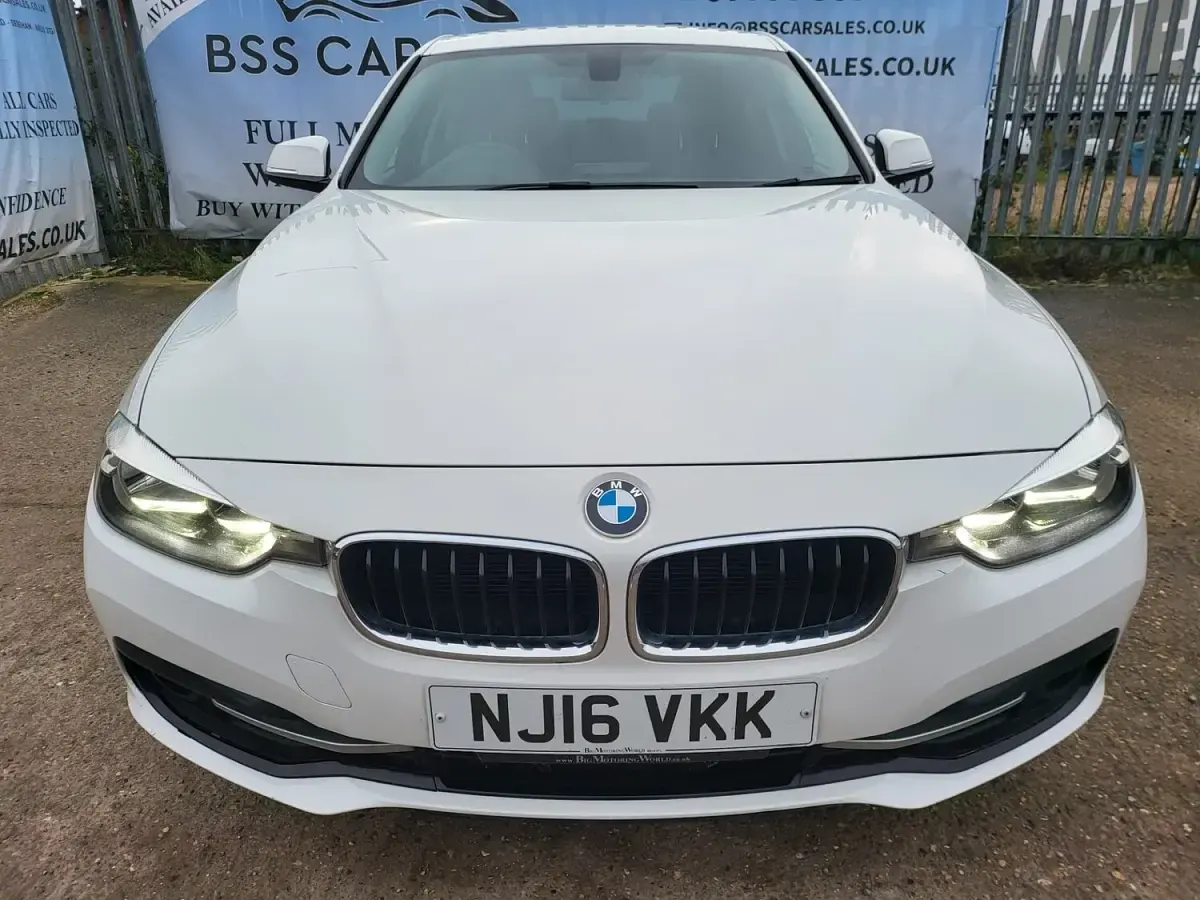 Used BMW 320 Sport Line 190 HP (139 kW) 2016 White Sedan