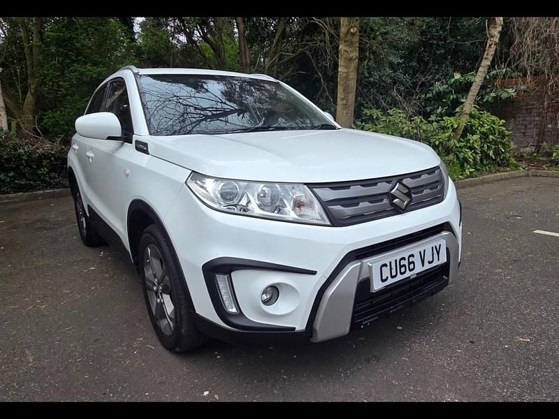 Used Suzuki Vitara SZ-T 120 HP (88 kW) 2016 White SUV