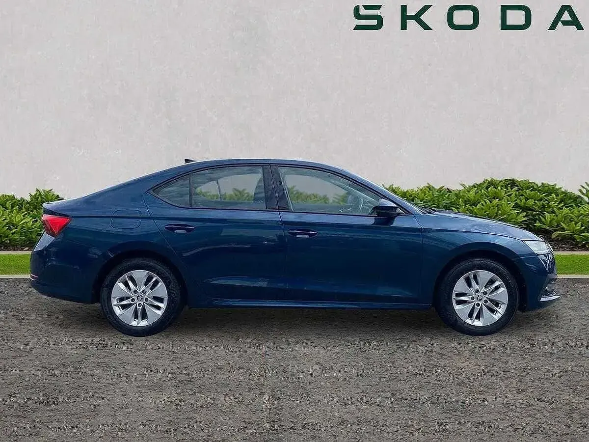 Used Skoda Octavia SE 81 HP (59 kW) 2022 Petrol blue metallic Hatchback