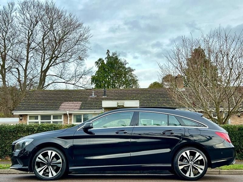 Used Mercedes CLA180 122 HP (89 kW) 2017 Black Sedan