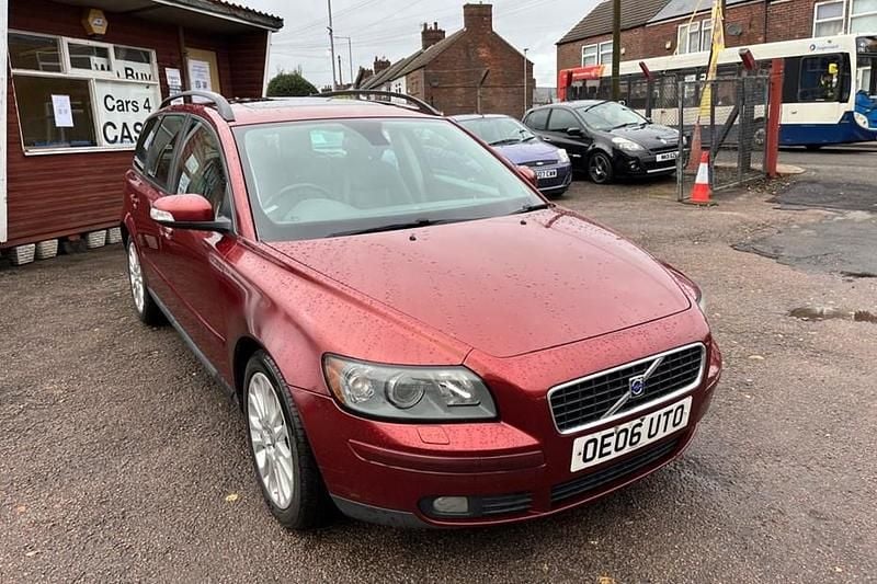 Red Used 2006 Volvo V50 SE Estate | £1,195 (Fair price) - Image 1/1